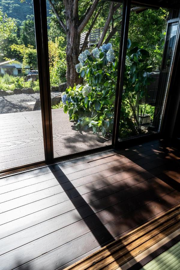 Livegrace House Lake Saiko 西湖古民家 Яманаши Екстериор снимка