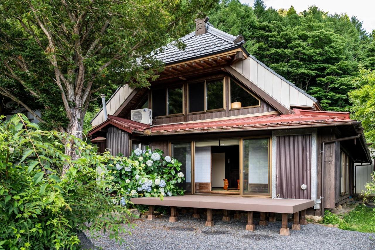 Livegrace House Lake Saiko 西湖古民家 Яманаши Екстериор снимка