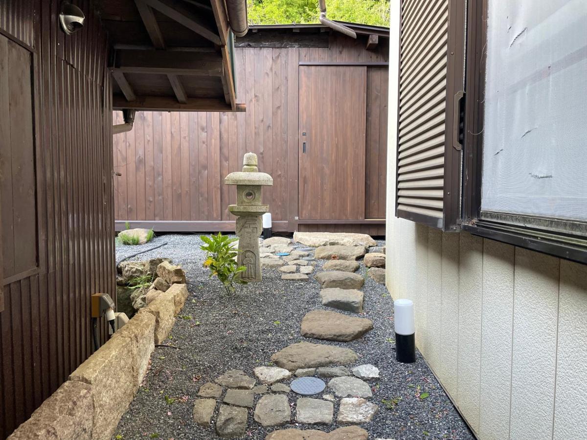 Livegrace House Lake Saiko 西湖古民家 Яманаши Екстериор снимка